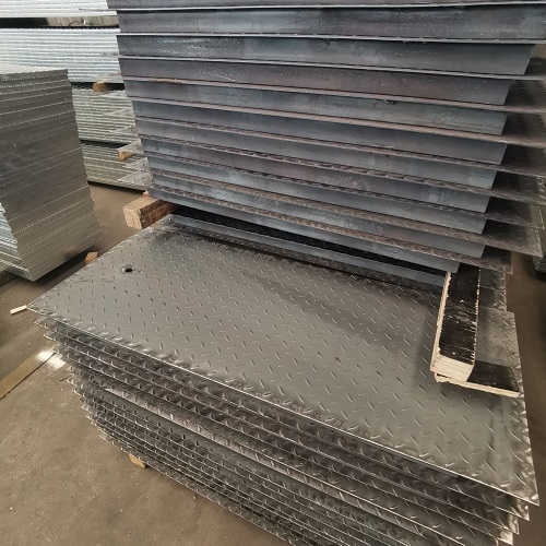 定制鋼格板 vs 標(biāo)準(zhǔn)尺寸？哪種更劃算？