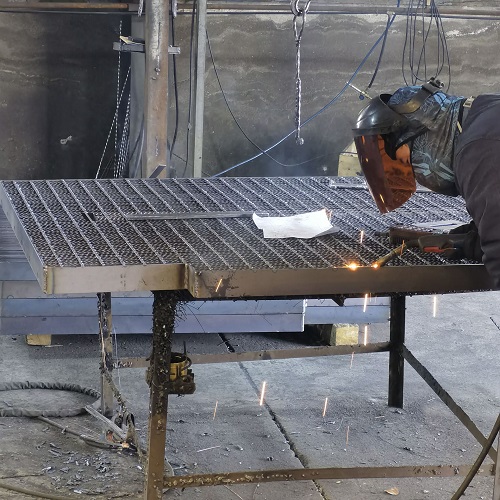 鋼格板采購避坑指南：這5個(gè)參數(shù)不懂，小心被坑！