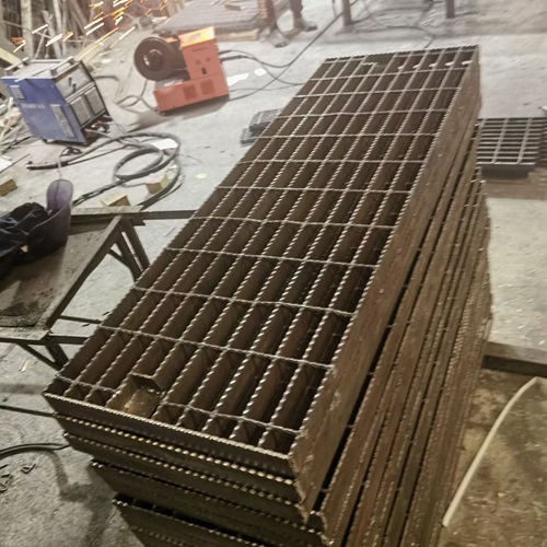 規(guī)格型號挑花眼？一文讀懂鋼格柵參數(shù)與適配場景