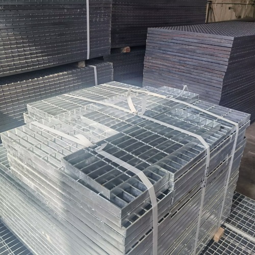 加油站鋼格柵系統(tǒng)：安全防護(hù)的科技屏障