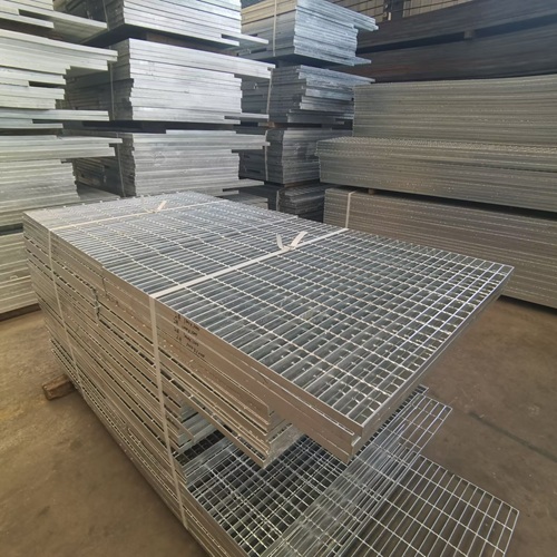 加油站鋼格柵系統(tǒng)：安全防護(hù)的科技屏障