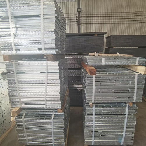 鋼格柵采購(gòu)成本控制妙招：?jiǎn)蝺r(jià)運(yùn)輸都能省