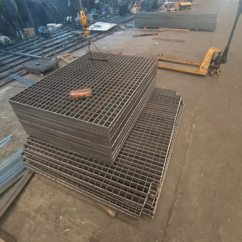 船舶甲板鋼格柵：海上環(huán)境防銹方案