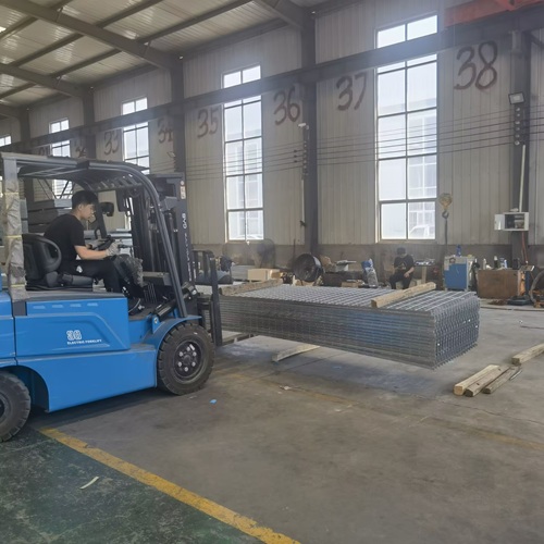 從工廠到市政，鋼格柵如何撐起工程建設(shè)半邊天？