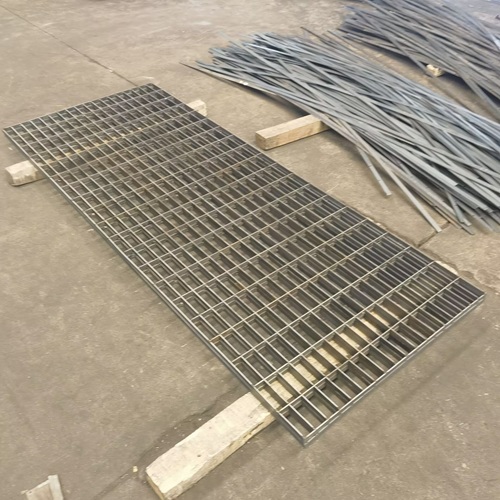 鋼格柵對比傳統(tǒng)材料，優(yōu)勢竟有這么多？