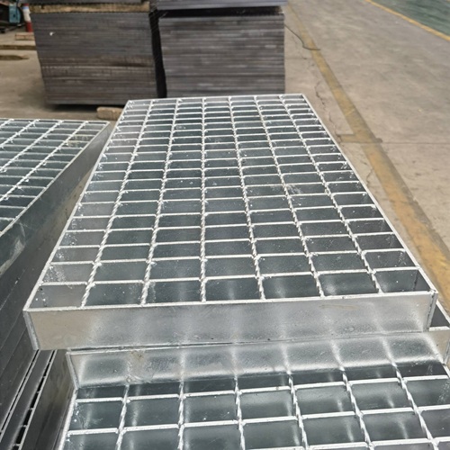 鋼格板在城市廣場(chǎng)中的創(chuàng)新應(yīng)用