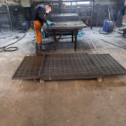 鋼格柵板為什么容易生銹？原因在這里