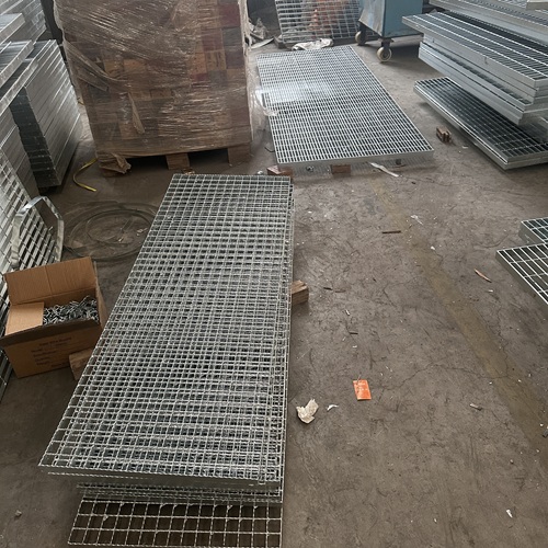 鋼格板玩出設計感商業(yè)綜合體隔斷新選擇